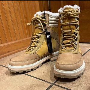 Size 8 Sorel Cozy Boots